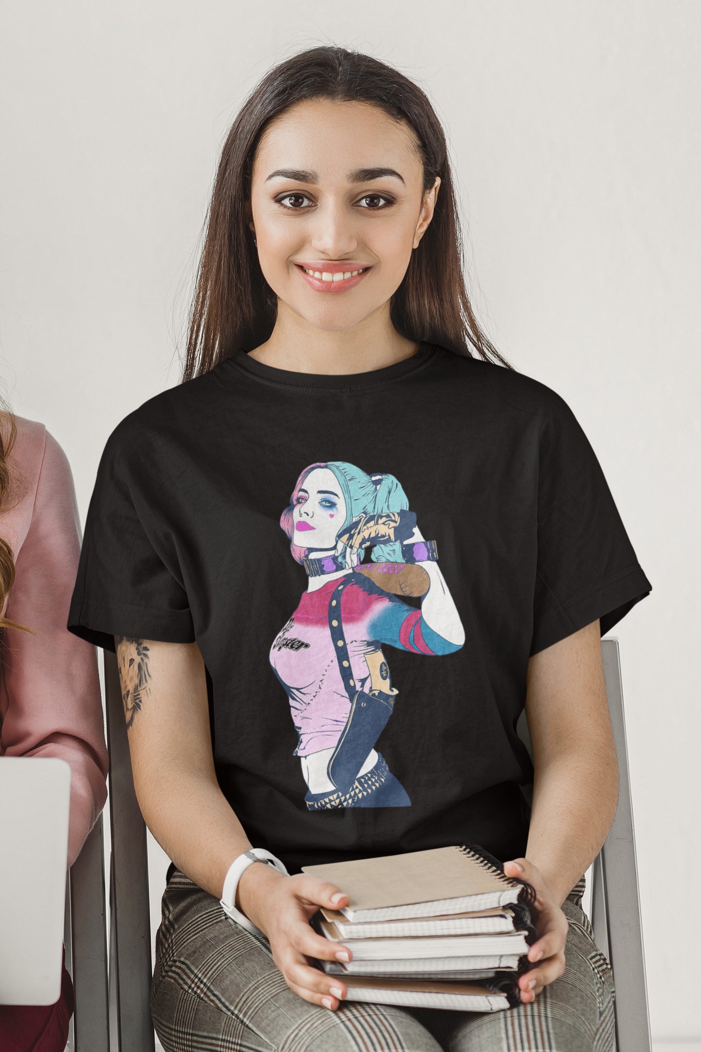Clown Queen Margot Robbie Vintage Retro T-Shirt