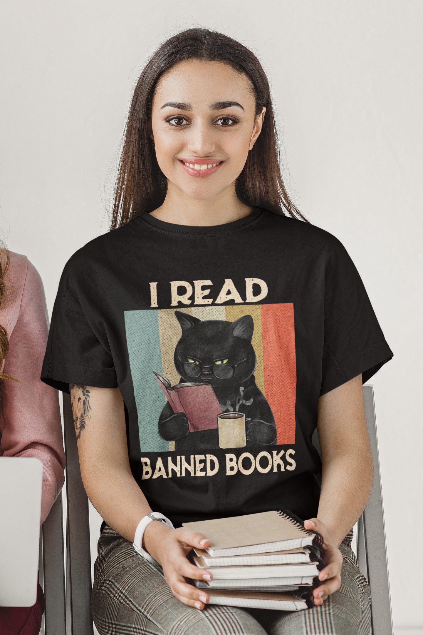 Funny Cat I Read Banned Books Funny Bookworms Reading Book Vintage T-Shirt