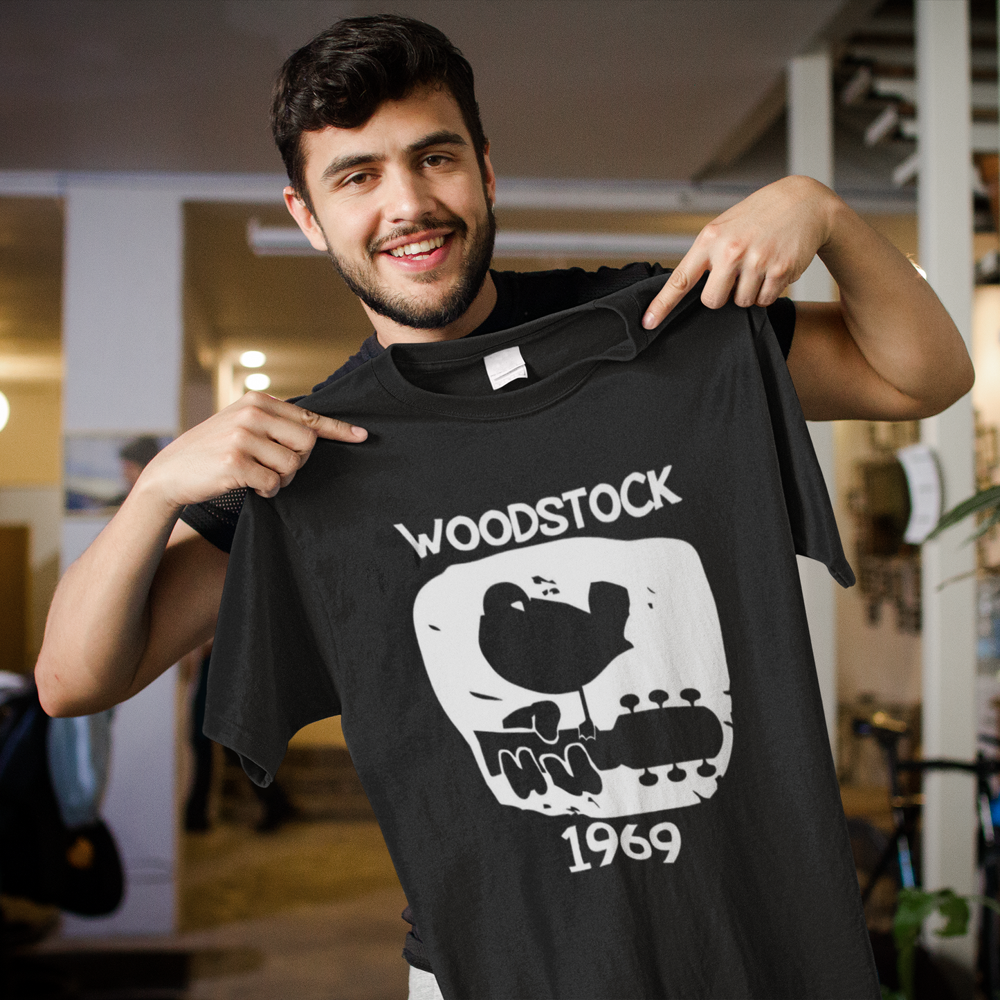 Vintage Woodstock 1969 Graphic Sweatshirt Black Unisex