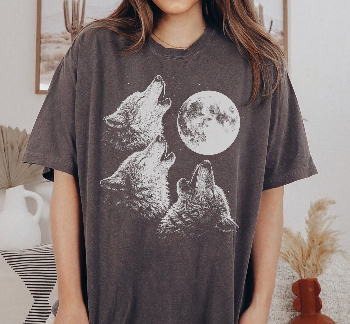 Vintage Style Three Wolves Howling At Moon Graphic T-Shirt
