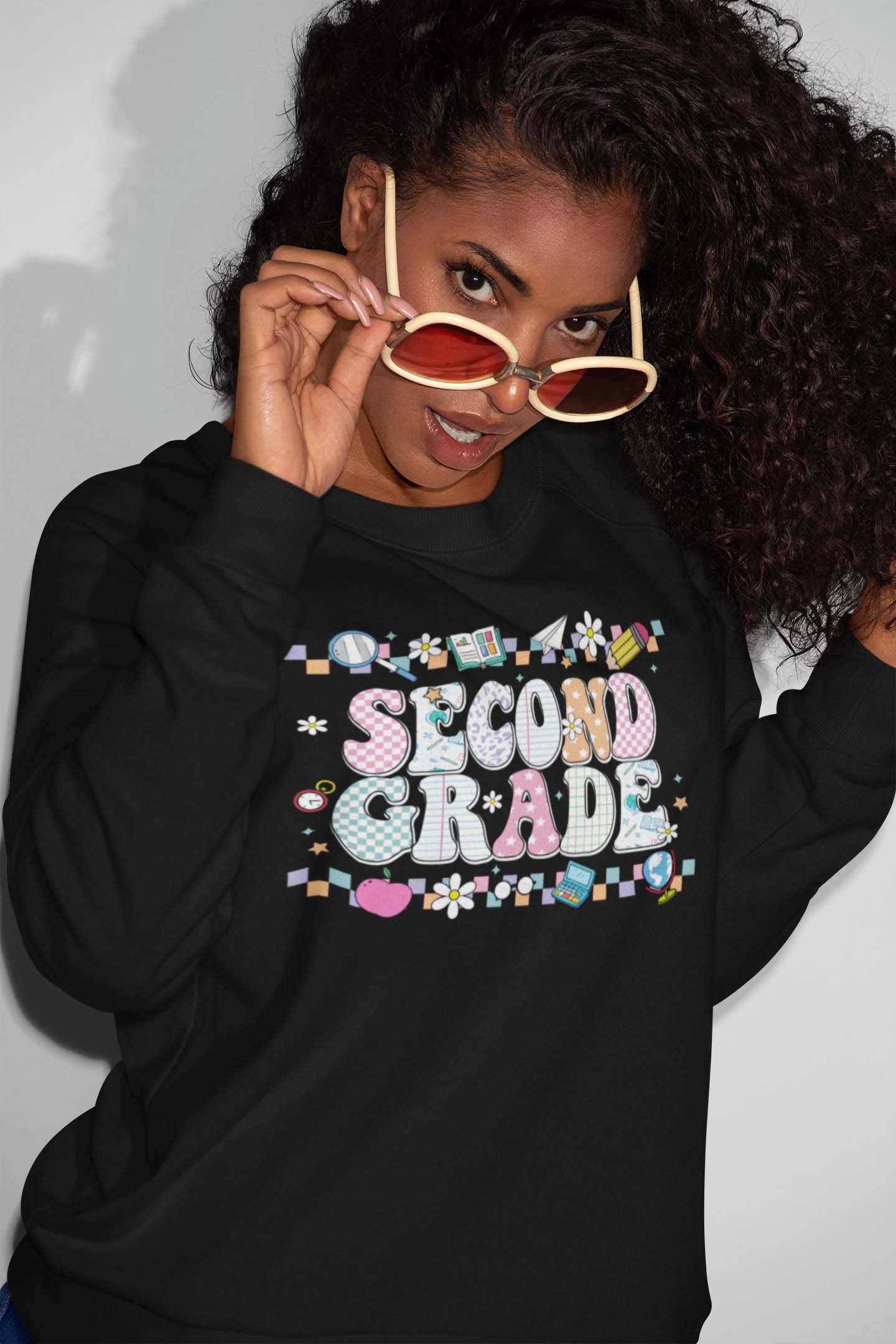 Retro Cute Fifth Grade Teacher T-Shirt for Women, Back to School Gift Tee